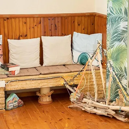 House Of Hapiness In Assos アソス